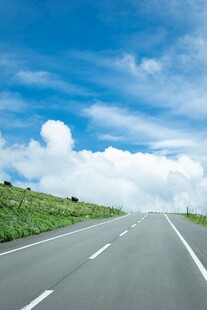 郊野晴空公路风光