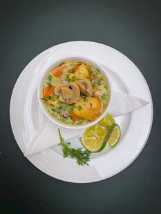 青柠配汤面美食