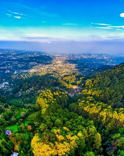 山林远眺城市风光