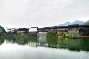 古廊桥山水风光