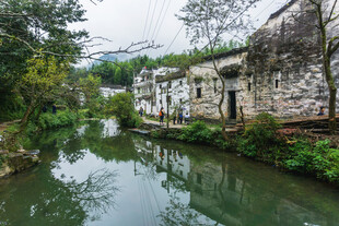 江南水乡古村河畔风光