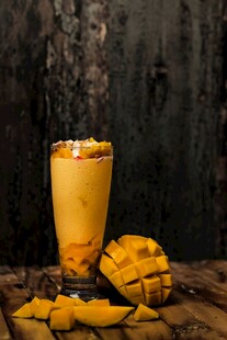 鲜榨芒果饮品
