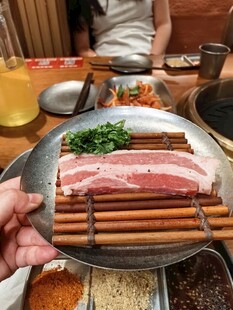 韩式厚切烤五花肉