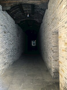 古老砖石幽暗通道