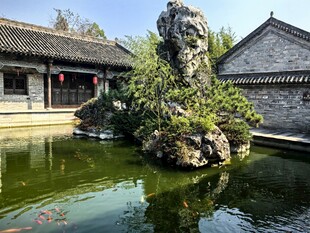 中式园林假山水景