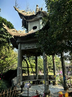 中式古典凉亭
