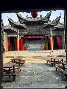 中式传统古戏台