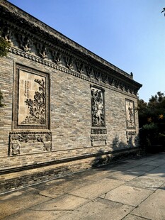 中式古建雕花青砖墙