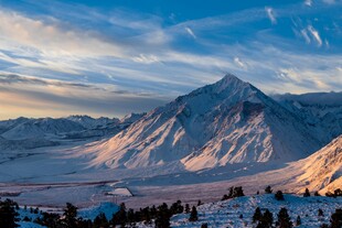 夕照雪山壮丽风光
