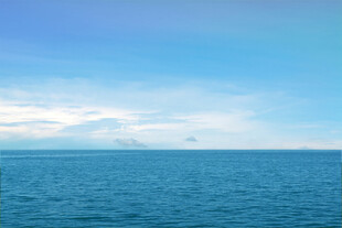 碧海蓝天开阔海景