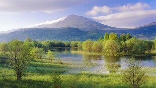 春日郊野山湖风光