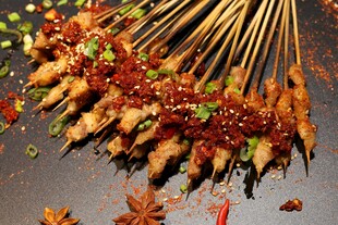 美味香辣烤羊肉串