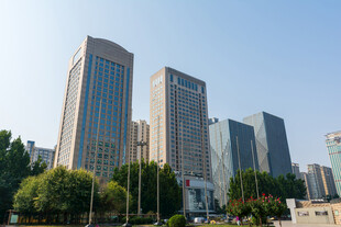 都市商务高楼建筑群