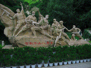 革命战士纪念群雕