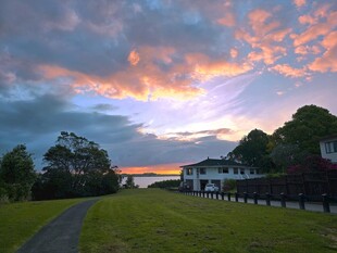 海滨黄昏晚霞美景