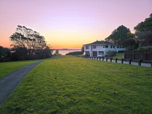 海滨黄昏住宅风光