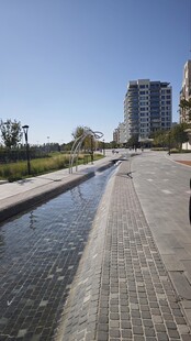 城市亲水步道景观