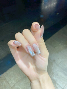 淡色晕染美甲展示