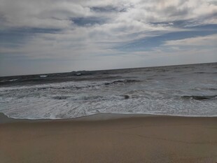 阴天海滨沙滩海景 汕尾红海湾