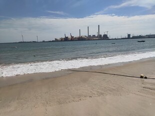 海边沙滩远景电厂 汕尾红海湾