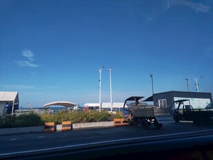 晴朗白日城郊道路景观 汕尾红海