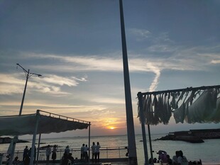 海滨日落休闲场景 汕尾红海湾