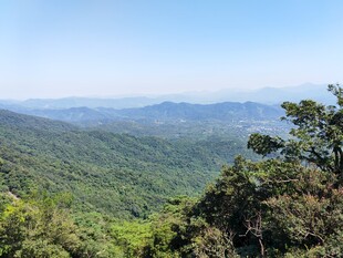 晴空远眺层山自然美景 罗浮山