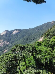 晴日青山山野风光 罗浮山