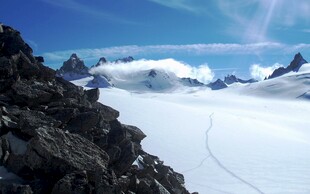 高山云海壮阔景观