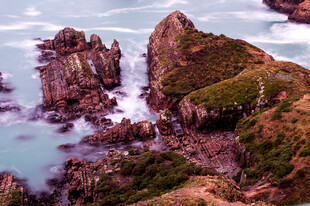 滨海礁石海岸风光