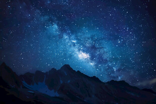 山间银河星空夜景