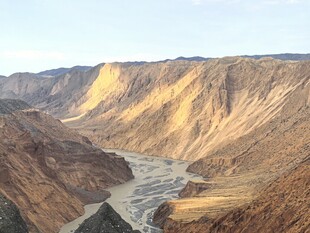 峡谷