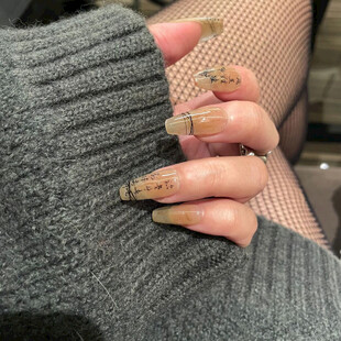 精致长款美甲特写