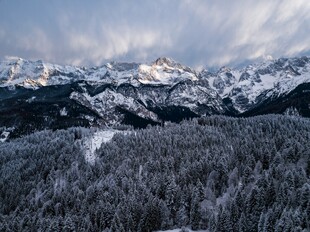 雪山原野自然风光