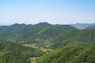 连绵青山自然风光