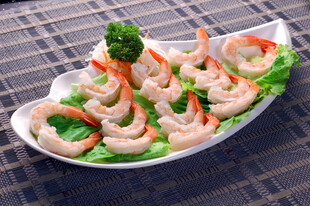 鲜虾仁摆盘美食