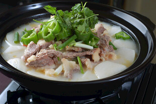 砂锅羊肉炖萝卜