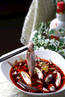 红汤麻辣小黄鱼