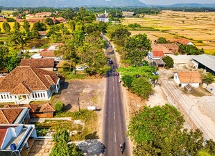 航拍乡村公路村落风光
