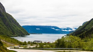 山谷湖湾自然风光