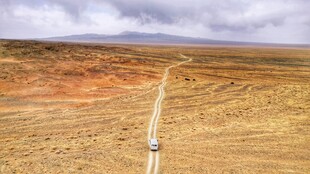 荒原公路自驾风光