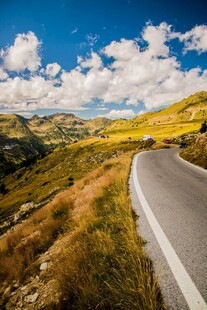 郊野盘山公路风光