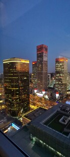 城市暮色高楼夜景