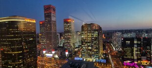 城市黄昏夜景