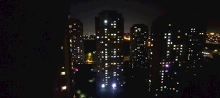 城市高层住宅夜景
