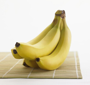 整串新鲜香蕉