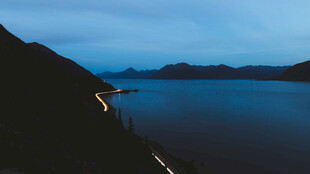 蓝调湖畔山景公路