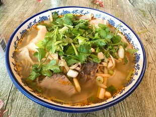 鲜香牛杂汤