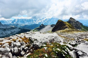高原山地自然风光