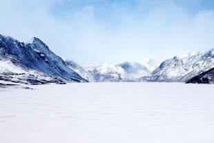 冬日雪山雪原风光